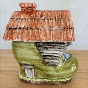 Old Women In A Shoe Cookie Jar